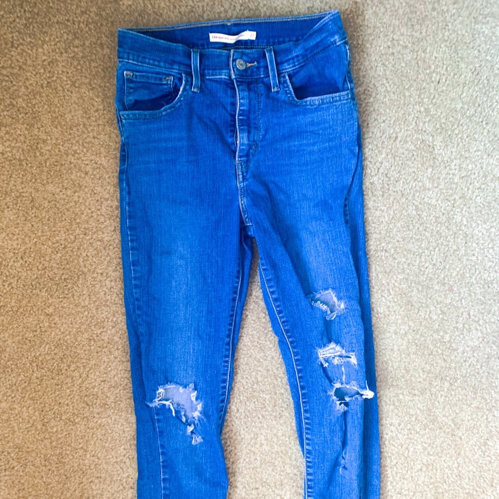 Levi’s Ripped Jeans High Waisted